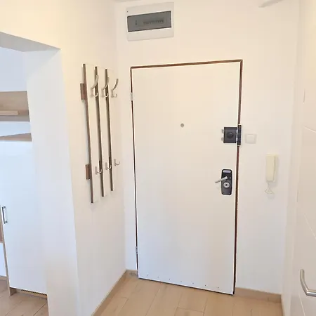 شقة Grand Apartament - Bezproblemowy Ogolnie Dostepny Parking, Blisko Szpital Arkonska *