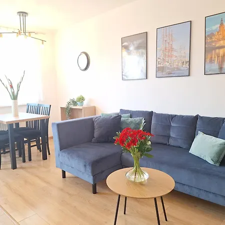 Grand - Prywatny Parking, Blisko Szpital Arkonska 아파트