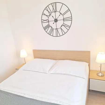 Grand - Prywatny Parking, Blisko Szpital Arkonska * 슈체친